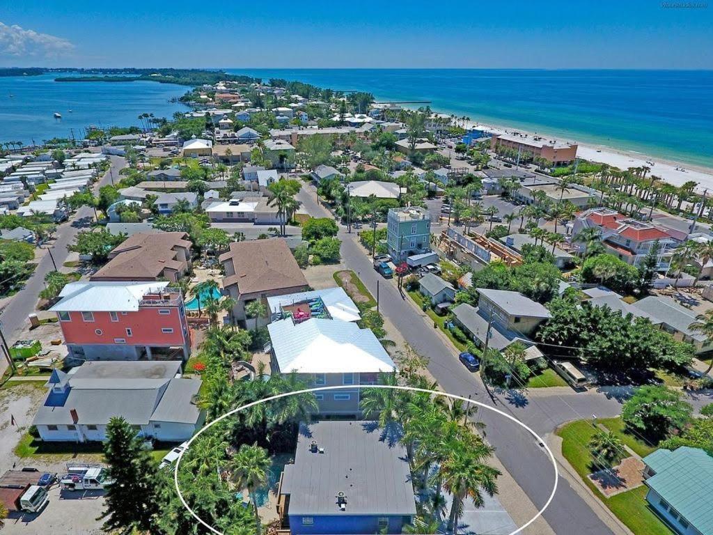Beach Getaway Pool Condo Between The Island Marina And Beach Bradenton Beach Zewnętrze zdjęcie