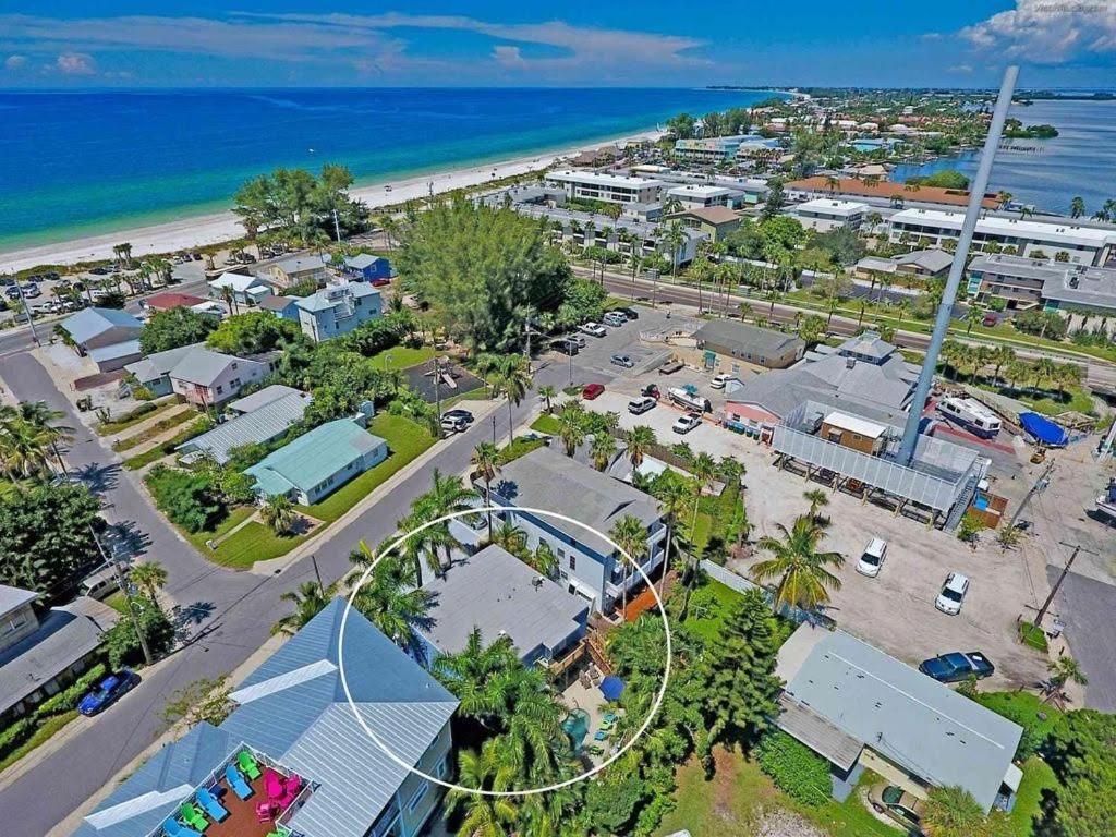 Beach Getaway Pool Condo Between The Island Marina And Beach Bradenton Beach Zewnętrze zdjęcie